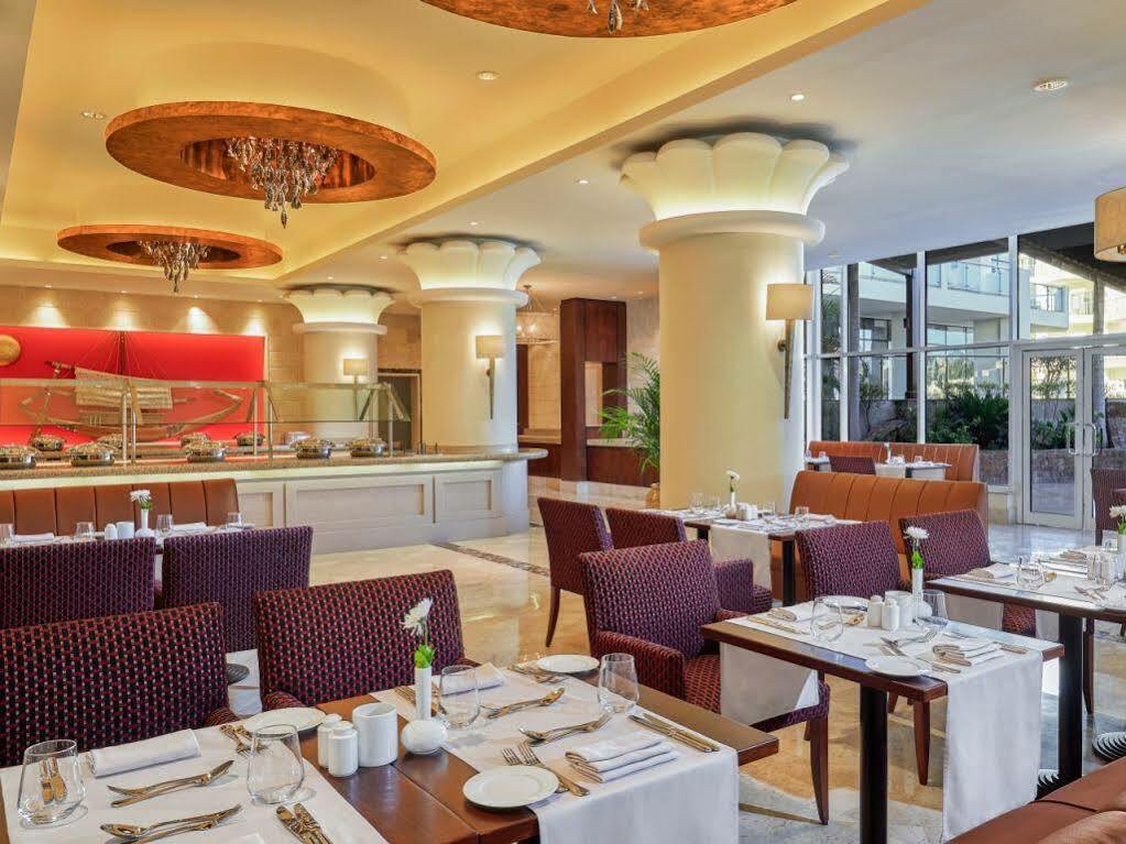Steigenberger Pyramids Cairo Hotel Al Kawm al Akhdar Buitenkant foto The restaurant
