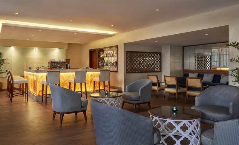 Steigenberger Pyramids Cairo Hotel Al Kawm al Akhdar Buitenkant foto The lounge at the airport